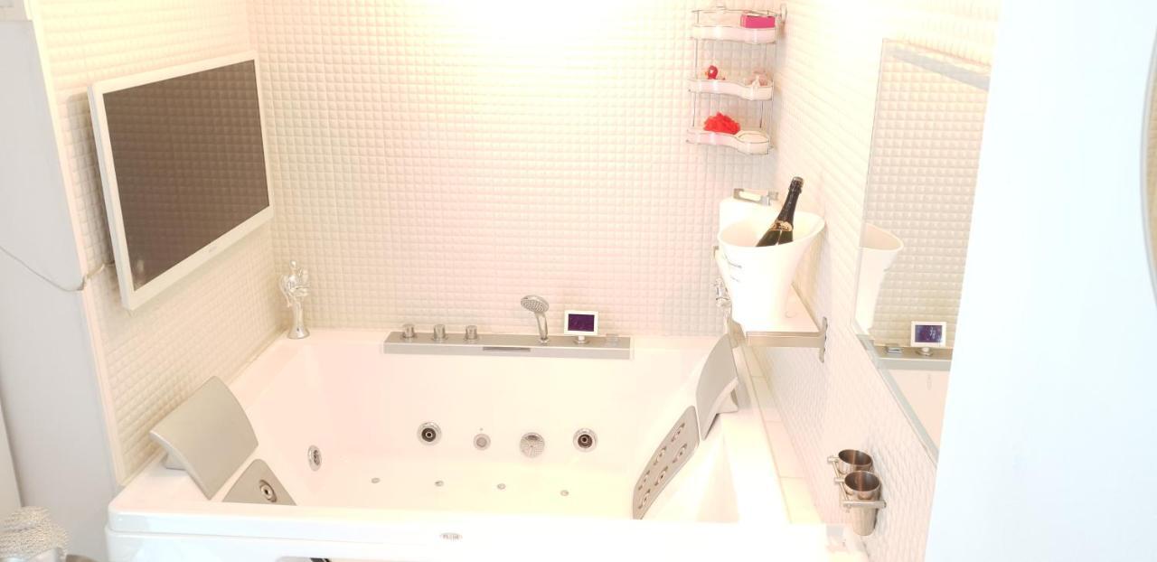 White Luxury Penthouse In City Centre Amsterdam Buitenkant foto
